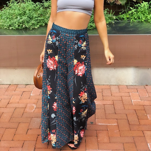 🆕BriBri Floral Mixed Print Cropped Wide Leg Pants - Picture 6 of 8